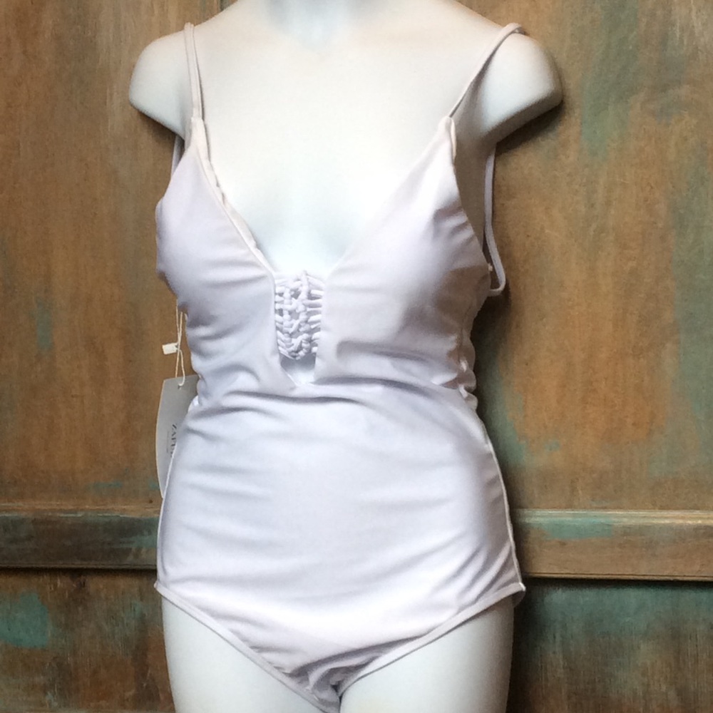 Zaful white one piece swim. NWT sz small